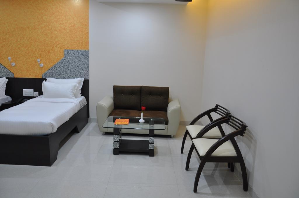 Hotel Savera Patna  Room photo