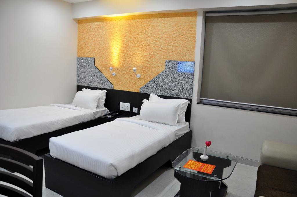Hotel Savera Patna  Room photo