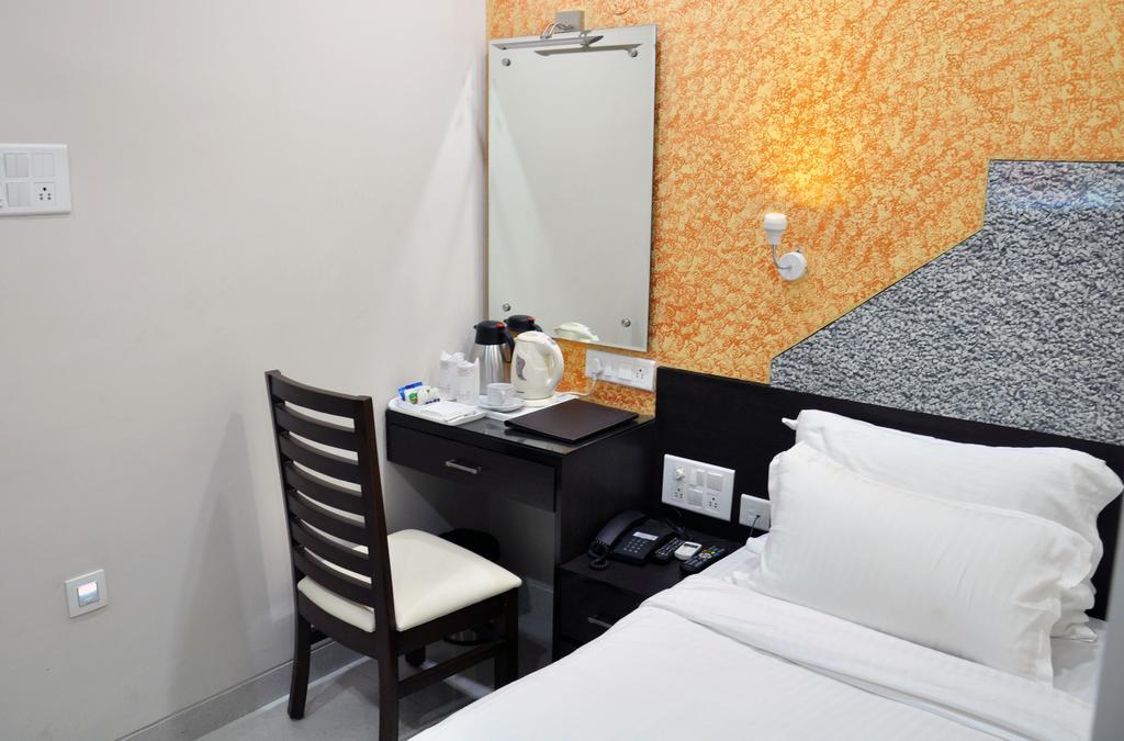 Hotel Savera Patna  Room photo