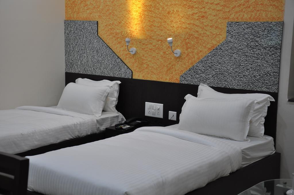 Hotel Savera Patna  Room photo