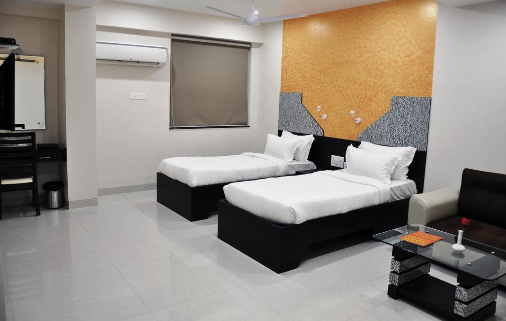 Hotel Savera Patna  Room photo